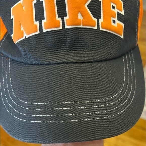 Nike Youth Child 5-9 years old Grey and Orange Ball Cap Hat Adjustable - Picture 2 of 8